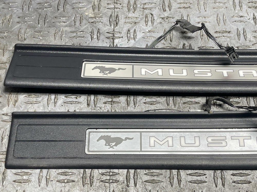 2018-23 Ford Mustang Illuminated Premium Door Sills LH RH 56k Miles 310