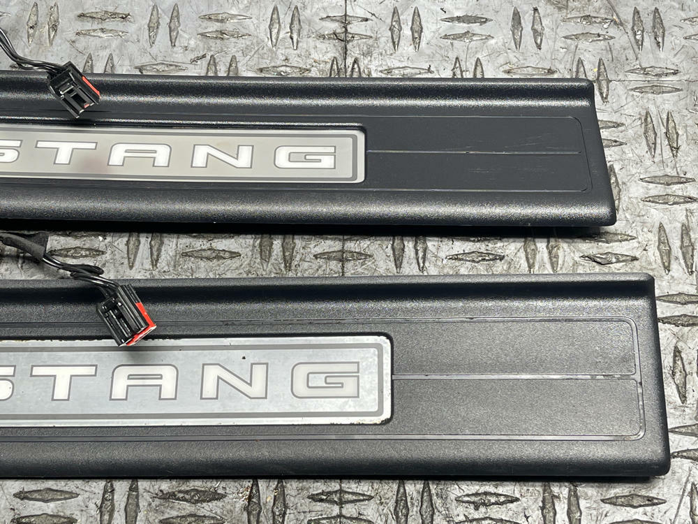 2018-23 Ford Mustang Illuminated Premium Door Sills LH RH 56k Miles 310