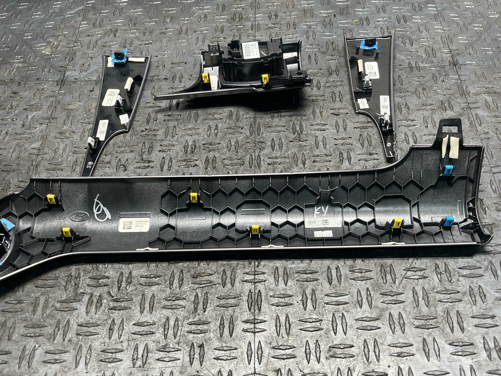 2018-23 Ford Mustang Dash Trim & Vent Set 56k Miles 310