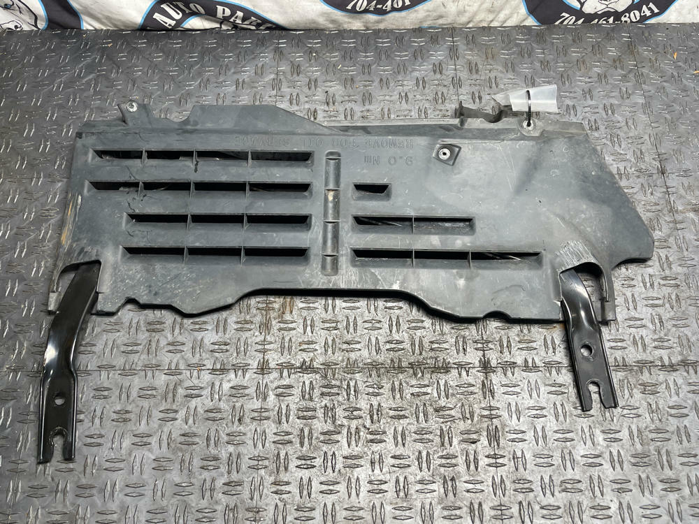 2011-14 Ford Mustang GT Under Engine Splash Sheild 32k Miles 311