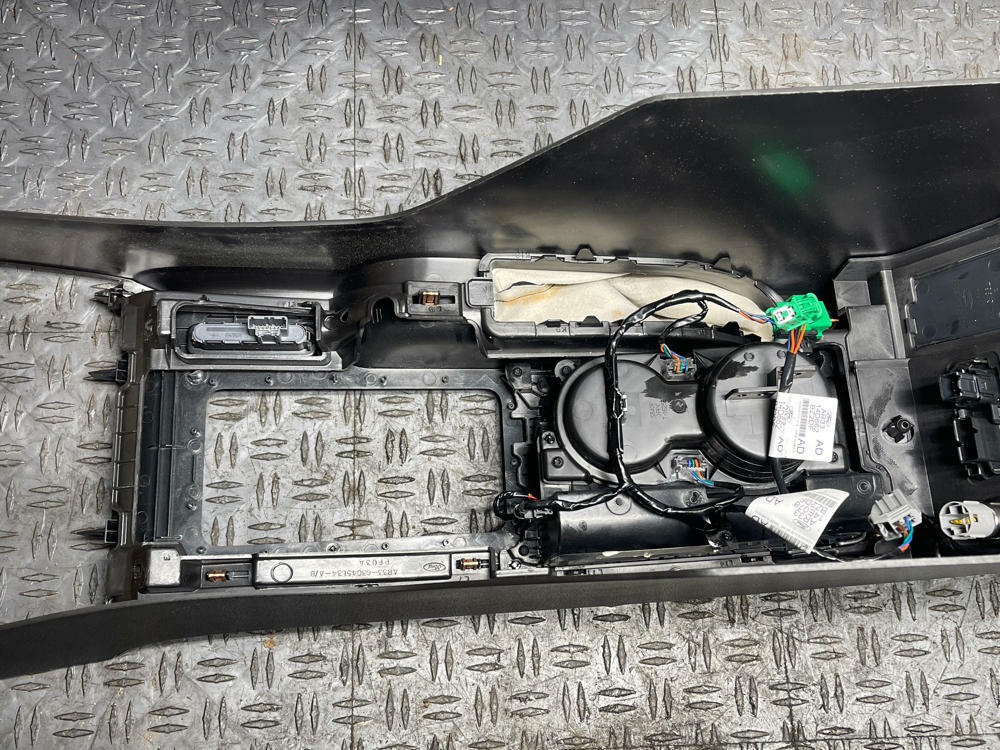 2011-14 Ford Mustang GT Center Console 32k Miles 311