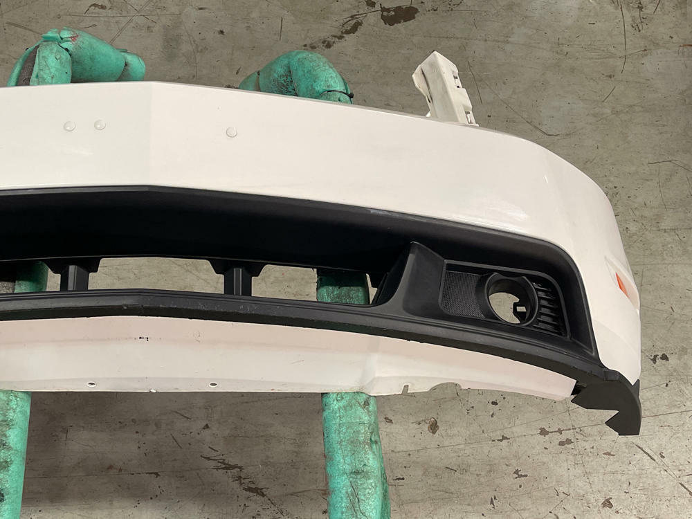 2011-12 Ford Mustang GT OEM Front Bumper 32k Miles 311
