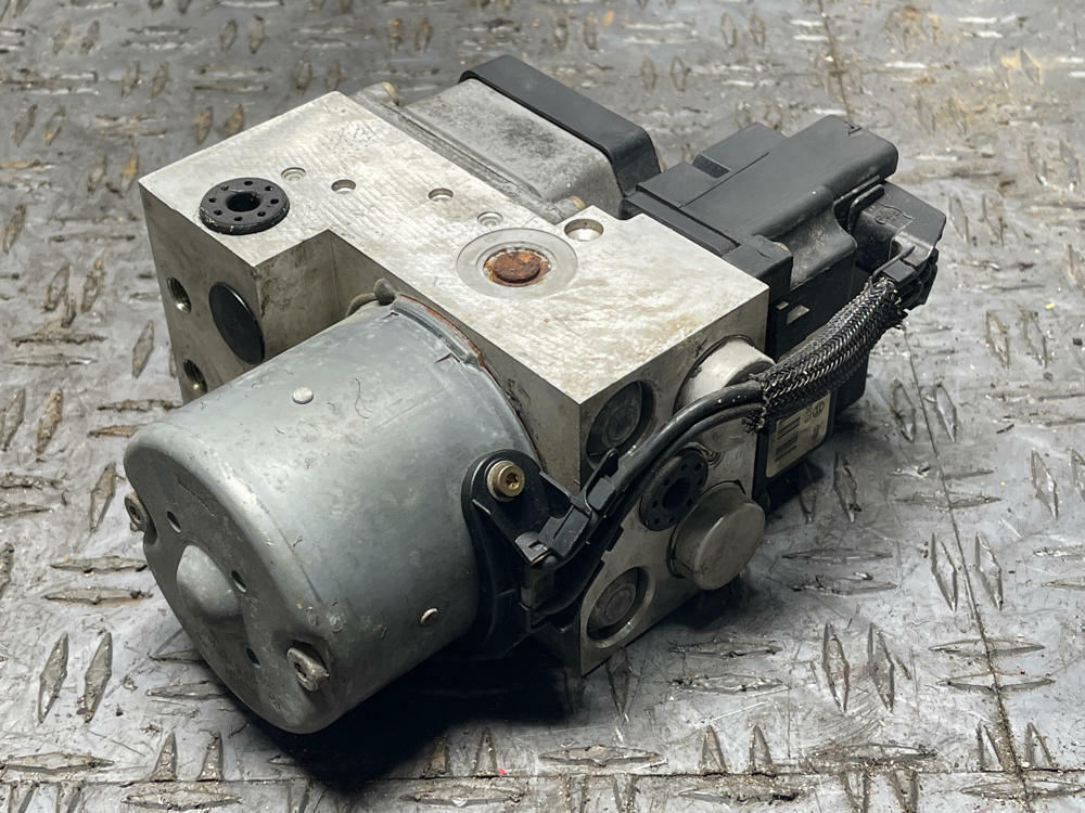 1999-04 Ford Mustang Bullitt/Cobra ABS Module 306