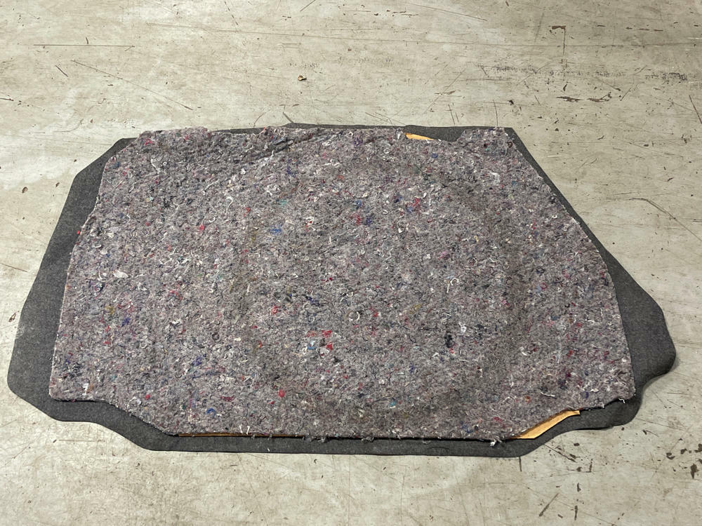 1999-04 Ford Mustang Trunk Floor Mat/Spare Tire Cover 318