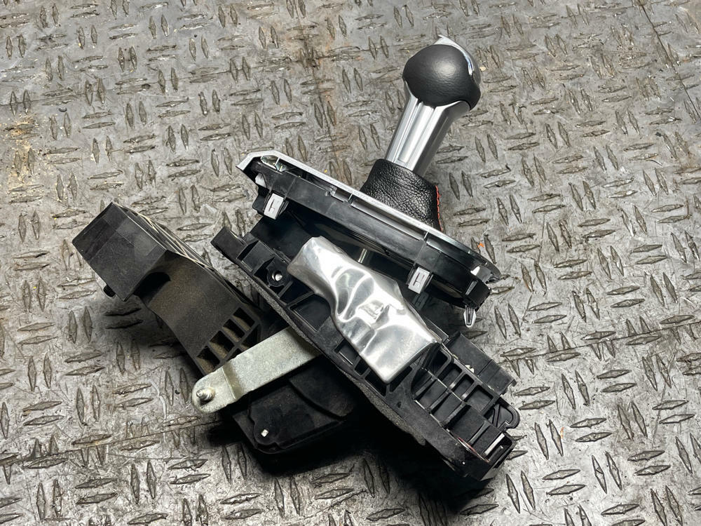 2018-23 Ford Mustang GT OEM 10R80 Automatic Shifter Assembly 310