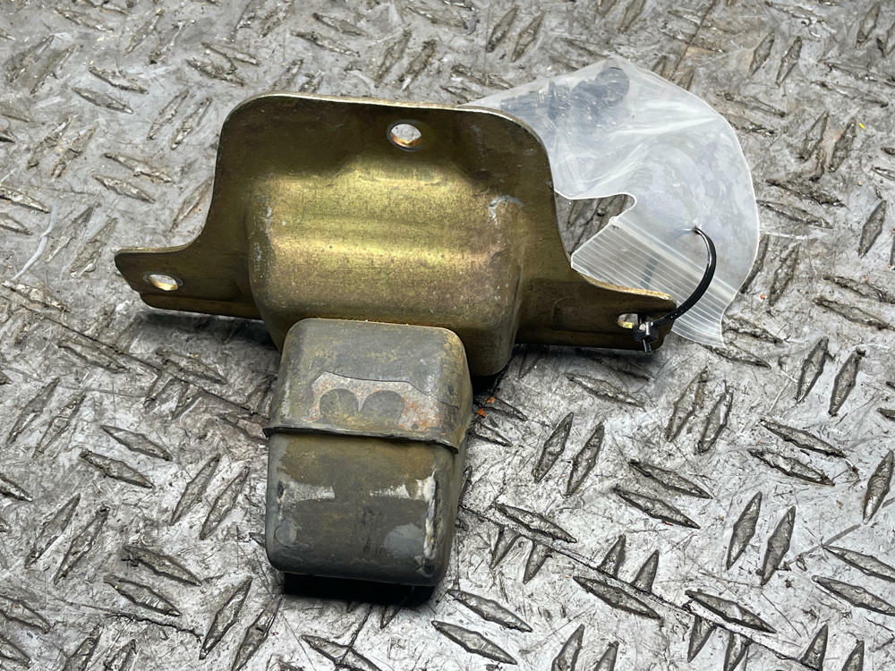 1999-04 Ford Mustang GT Bullitt 8.8 SRA Upper Bump Stop 306