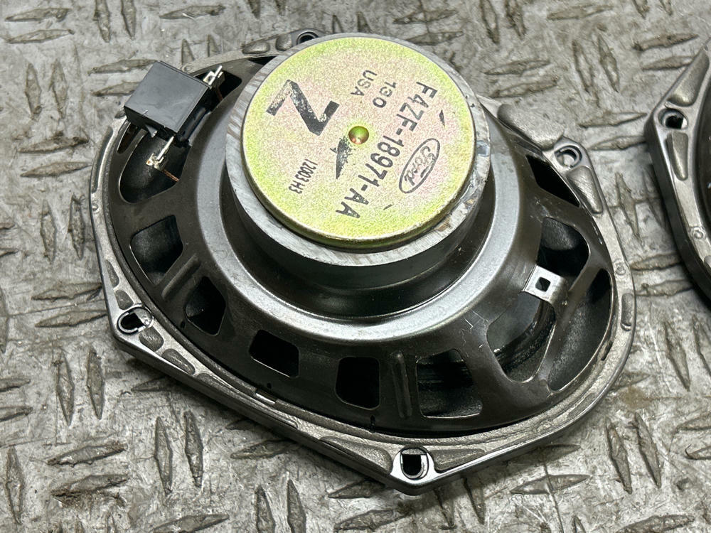 2003-04 Ford Mustang SVT Cobra Door Speakers OEM 318