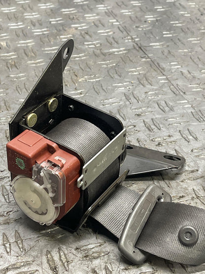 2003-04 Ford Mustang SVT Cobra Convertible Front Passenger RH Seatbelt 318