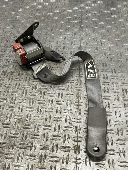 2003-04 Ford Mustang SVT Cobra Convertible Front Passenger RH Seatbelt 318
