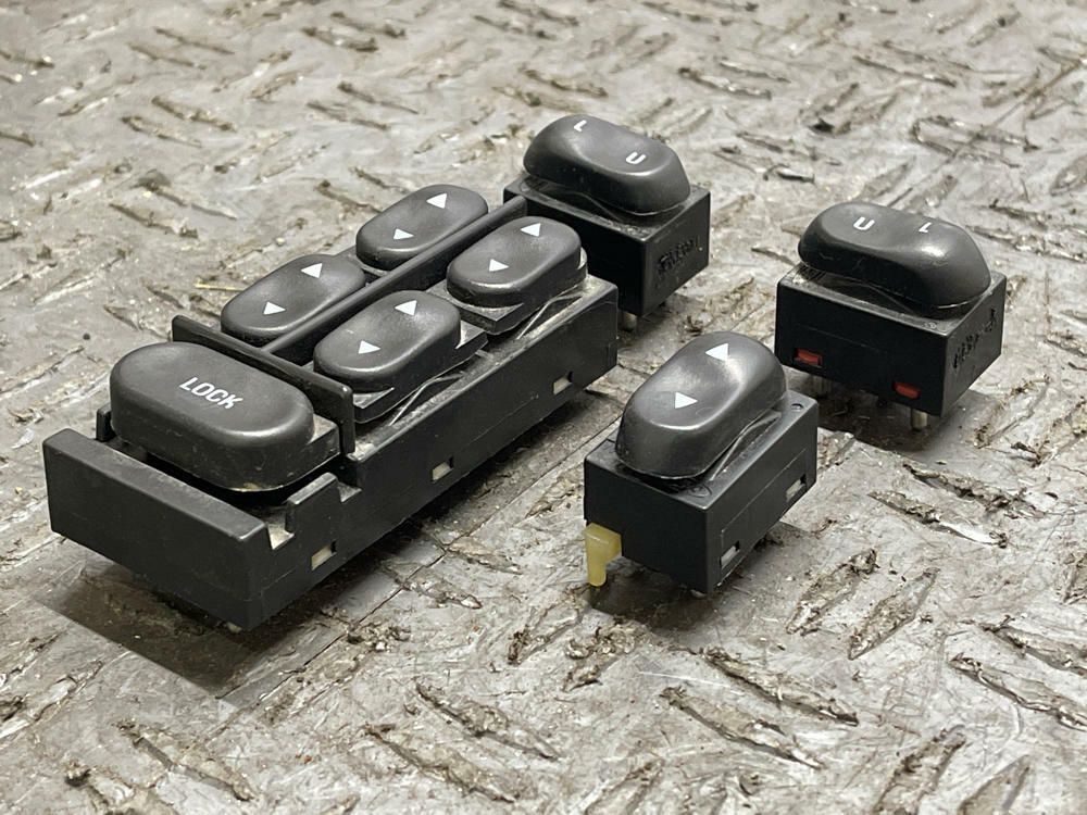 2003-04 Ford Mustang SVT Cobra Convertible Window Switches 318