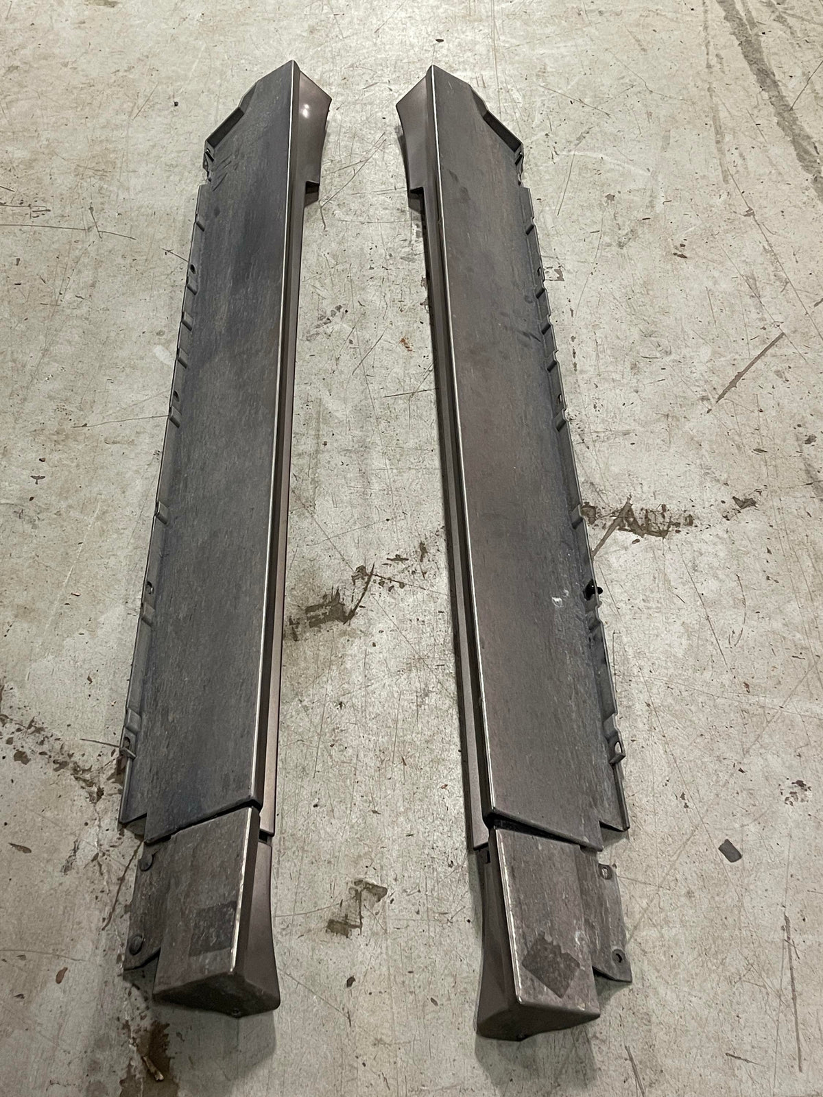 1999-04 Ford Mustang Skirts Pair LH RH Mineral Gray Paint Code TK 302