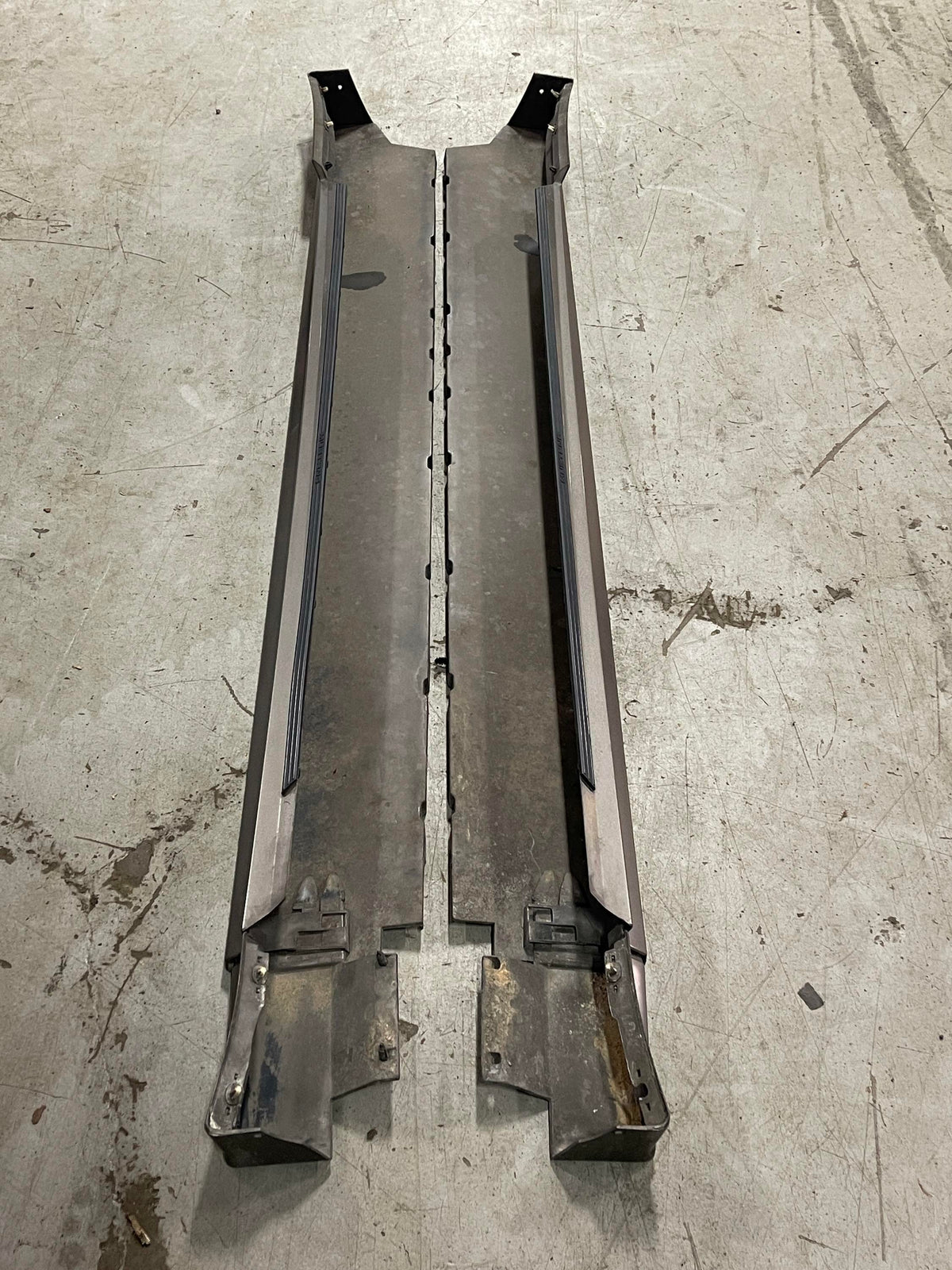 1999-04 Ford Mustang Skirts Pair LH RH Mineral Gray Paint Code TK 302