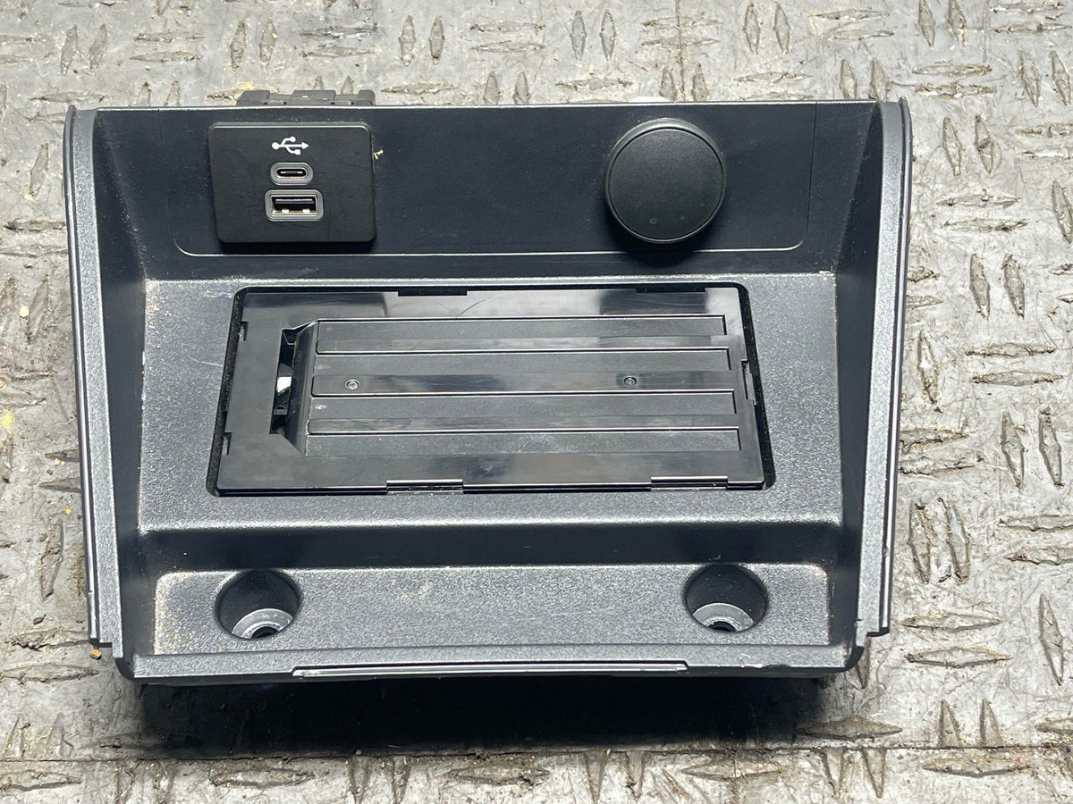2024+ Ford Mustang Wireless Charging Module Requires Programming SU5T-19J235-AA