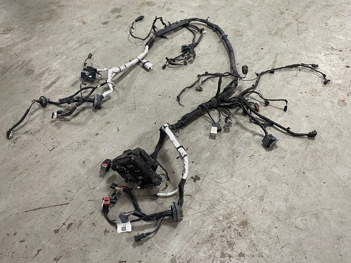 2024+ Ford Mustang Engine Bay Fuse Box Distribution Harness (SEE DESC) 303