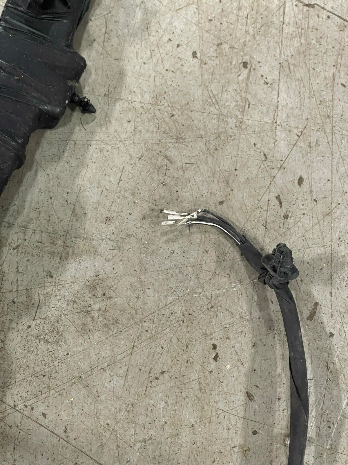 2024+ Ford Mustang Engine Bay Fuse Box Distribution Harness (SEE DESC) 303