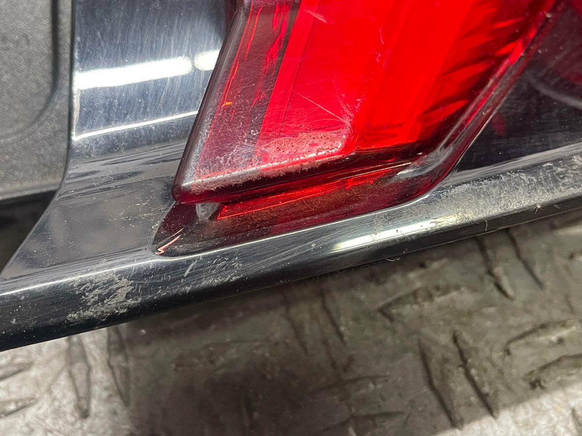 2015-17 Ford Mustang Passenger RH Taillight OEM 317
