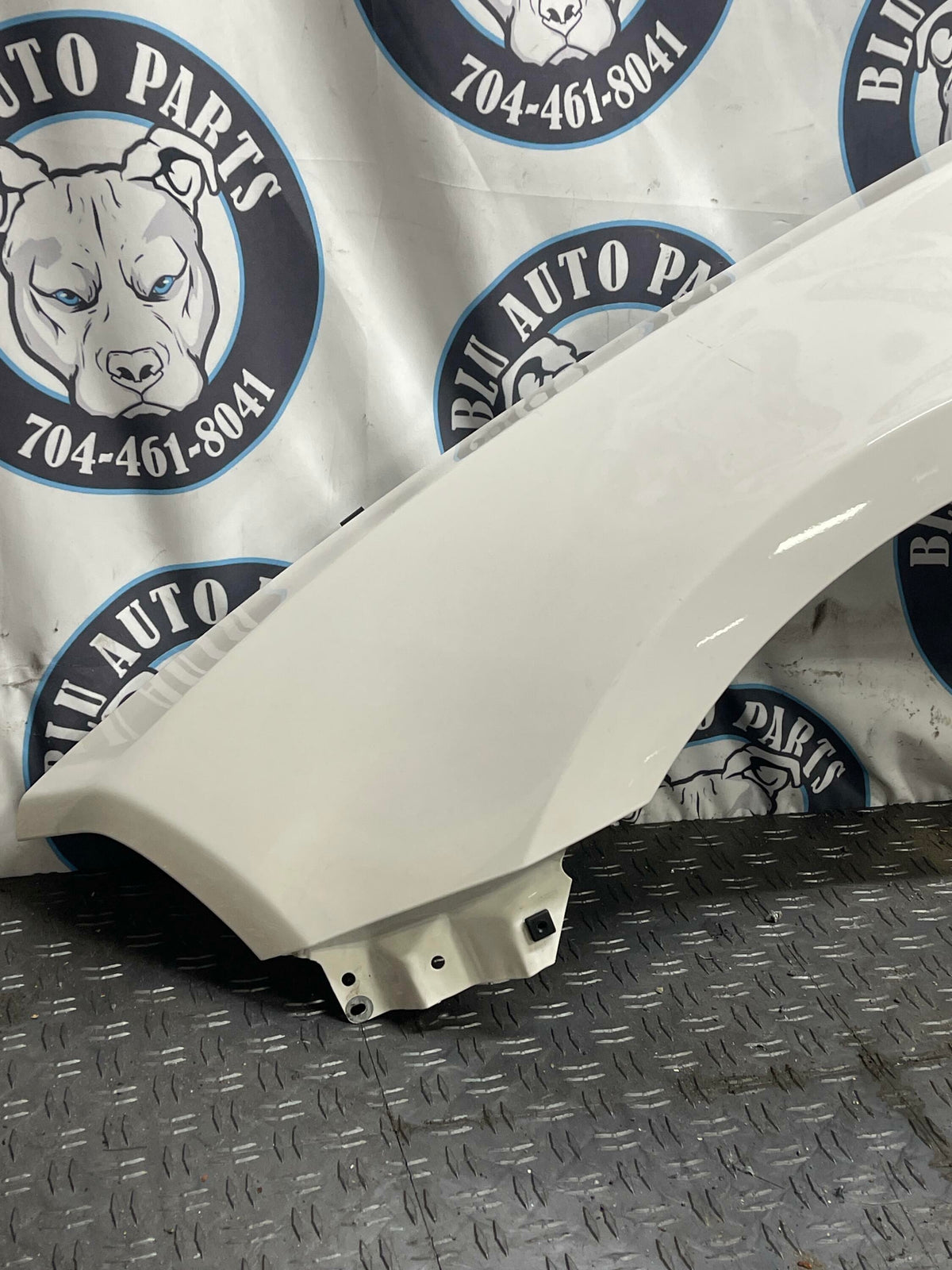 2011-14 Ford Mustang Driver LH Fender Front Paint Code HP 311