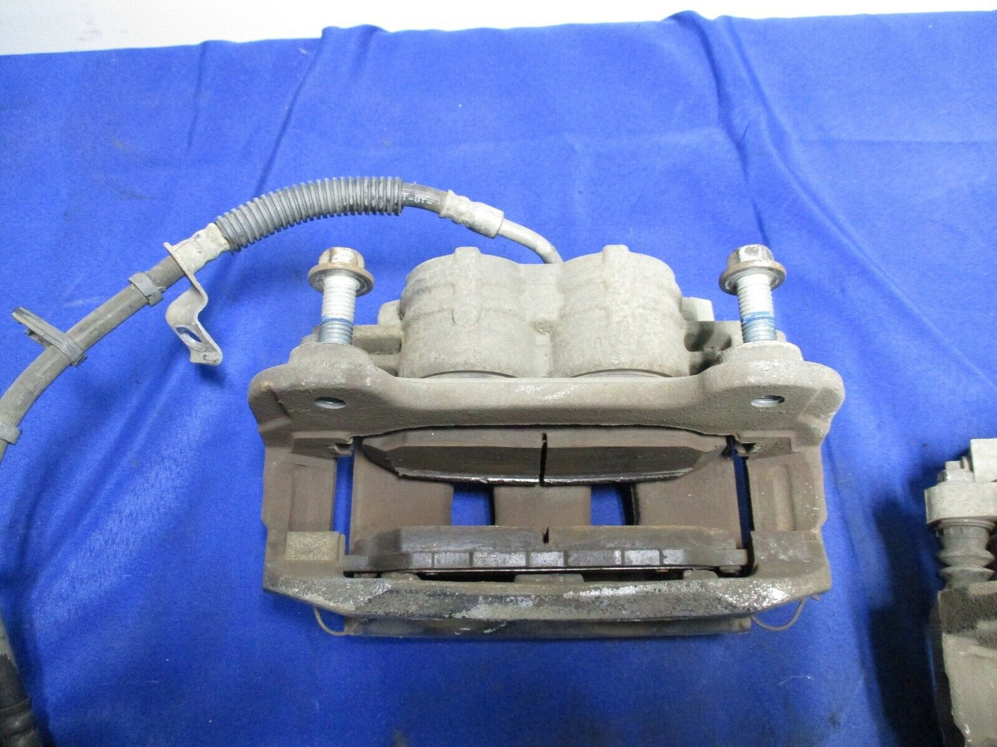 2011-14 Ford Mustang GT Base Front Brake Calipers Left Right LH RH 078