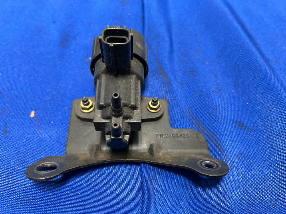 2003-04 Ford Mustang SVT Cobra EGR Vacuum Valve BA