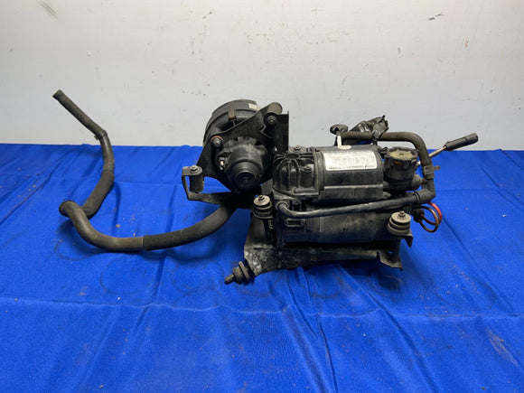 2003-06 Mercedes Benz W211 E Class Air Compressor Pump Assembly OEM 105