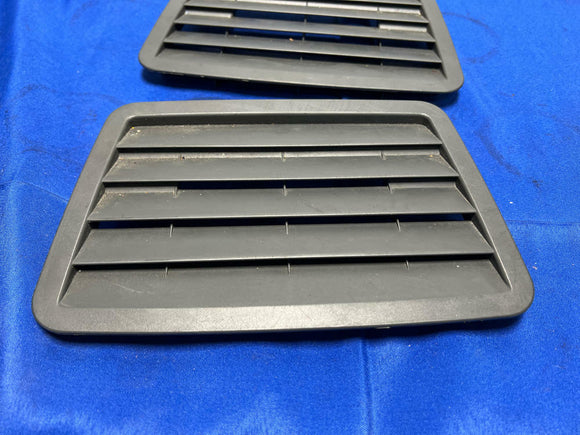 2003-06 Mercedes Benz W211 E Class Underseat Rear HVAC Vent Registers 105