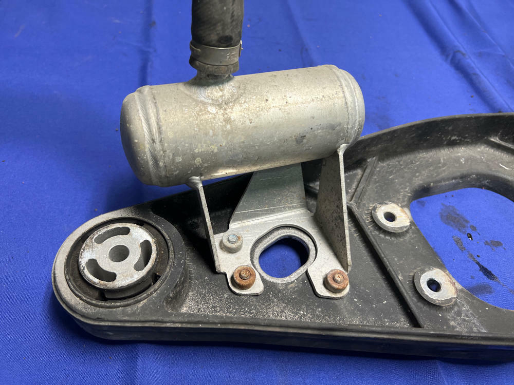 2003-06 Mercedes Benz W211 E55 Rear Differential Mount 099