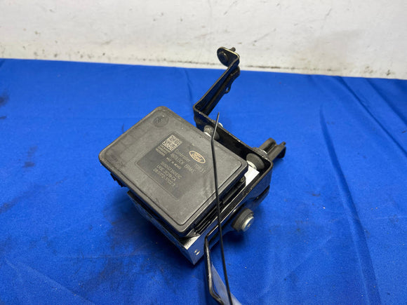 2018-23 Ford Mustang GT ABS Module Pump Servo 25k Miles Factory 140